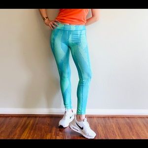 Under Armour Girl’s Women’s Stripe Blue Yellow Legging YLG/S NWT